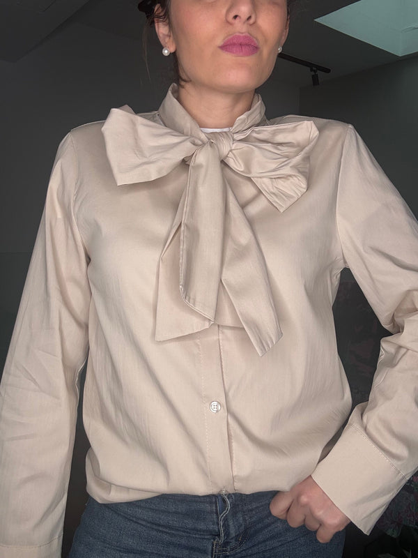 CAMICIA CON FIOCCO IN COTONE BEIGE