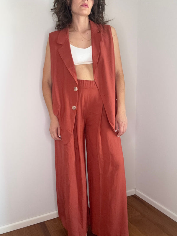 COORDINATO CON GILET BRUCIATO